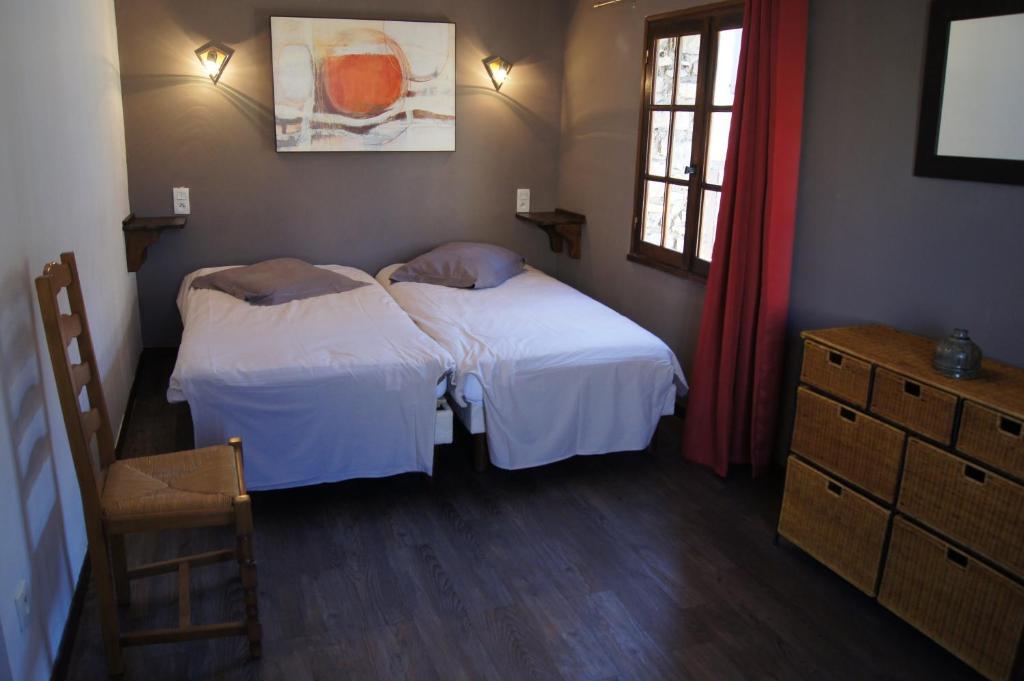 La Claveliere Hotell Saint-Auban-sur-lʼOuvèze Rum bild